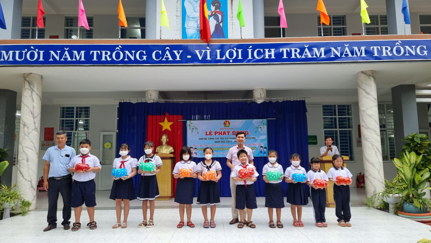 Lễ phát động chủ đề công tác đội và phong trào thiếu nhi năm học 2023 - 2024