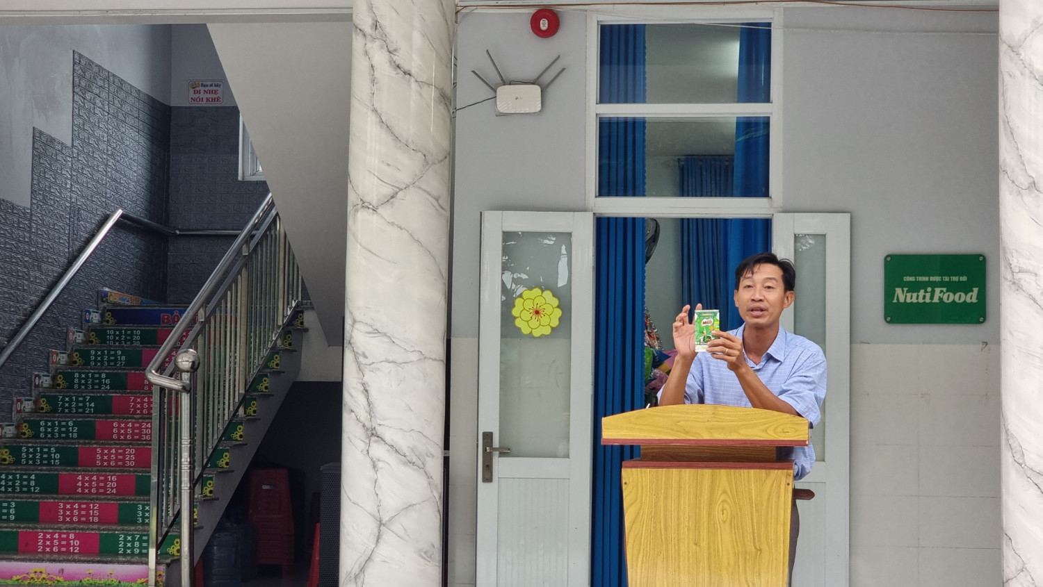 Tổ chức phát động: Ngày hội "Em yêu môi trường xanh vì thành phố không rác" và triển khai chương trình phân loại, thu gom và tái chế vỏ hộp sữa năm học 2023 - 2024